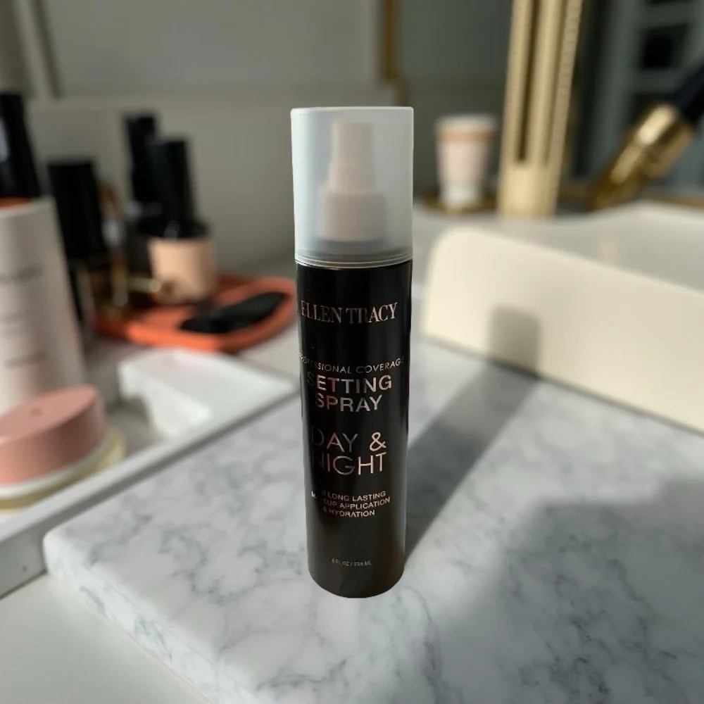 Ellen Tracy Professional Setting Spray Makeup Essential 8 oz